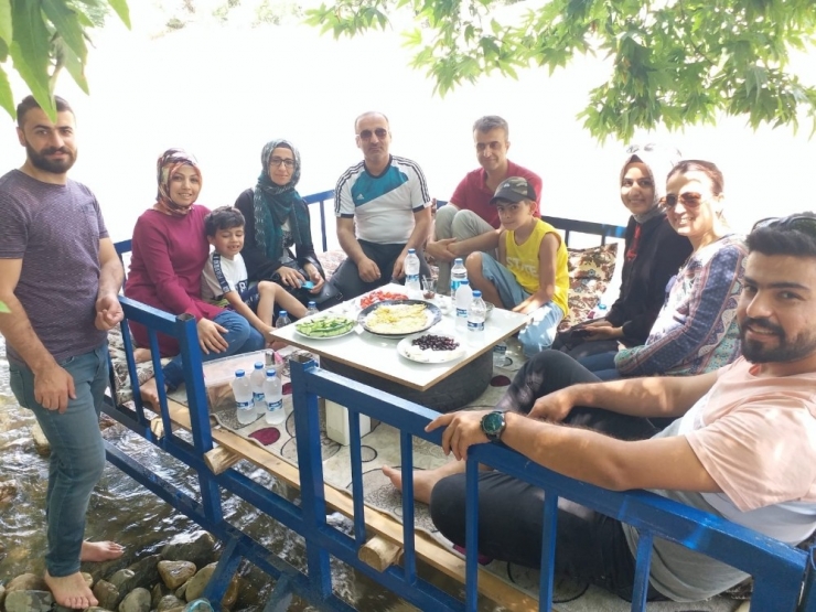 Öğretmen Ve Öğrenciler Doğada Öğrenelim Etkinliği İçin Sason’a Geldi