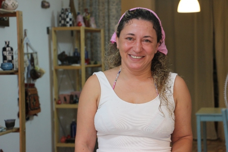 Babakale Köyünün Tek Seramikçisi