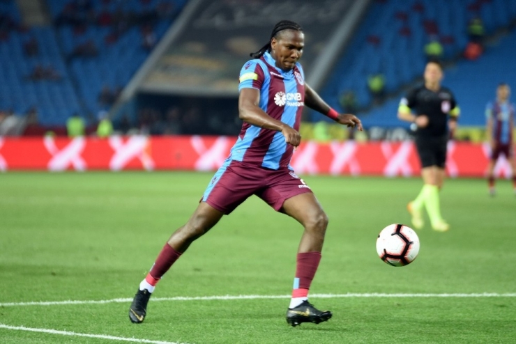 Denizlispor Rodallega’yı Bitiriyor