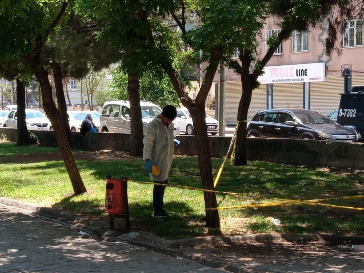Diyarbakır’da Parkta Oturan 2 Kişiye Silahlı Saldır: 1’i Ağır 2 Yaralı