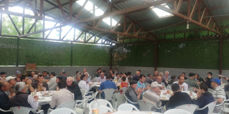 Emet Günlüce Köyünde Geleneksel Hayır Yemeği