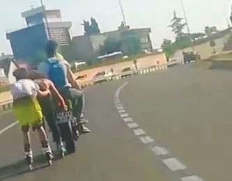 Çocukların Tehlikeli Yolculuğu Kamerada