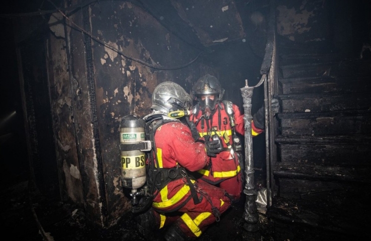 Paris’teki Yangında 3 Kişi Öldü