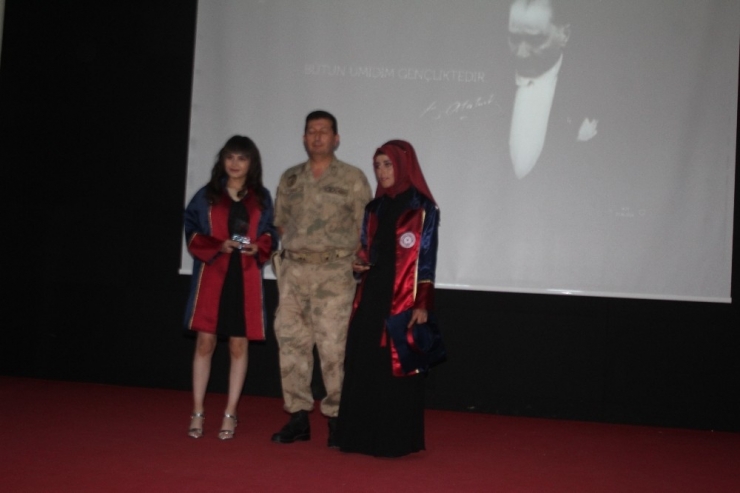 Gemerek Myo’da Mezuniyet Coşkusu