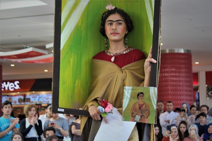 Van’da Ünlü Ressamların İkonik Tabloları Sergilendi