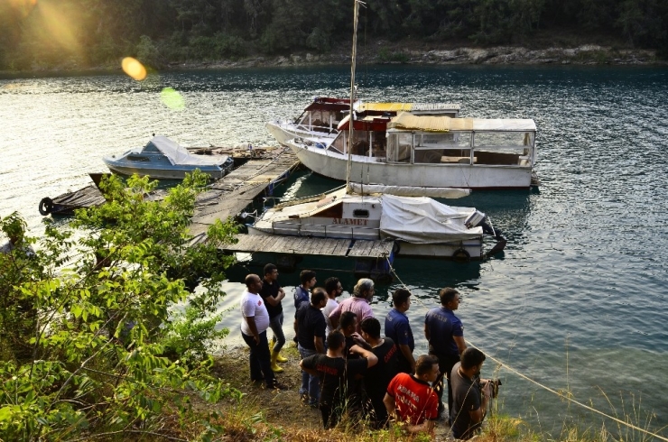 Adana’da Serinlemek İçin Göle Giren Genç Kayboldu