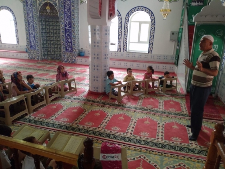 Selendi’de Yaz Kur’an Kursları Başladı