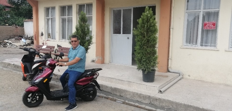 Burhaniyeli Muhtar Hizmeti Ayağa Götürdü