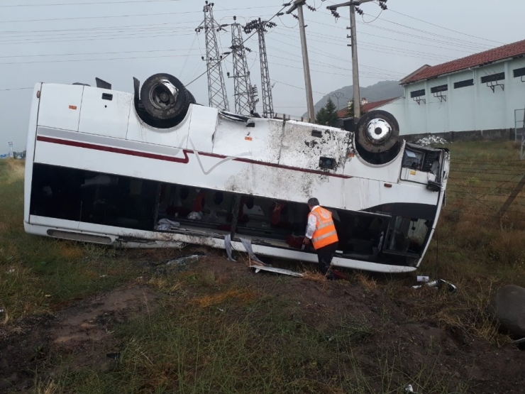 Nevşehir’de Minibüs Devrildi: Çok Sayıda Yaralı Var