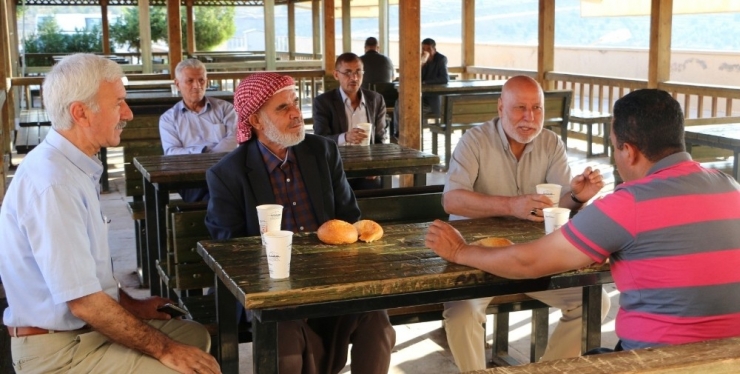 Şanlıurfa’da Hasta Yakınlarına Sıcak Çorba İkramı