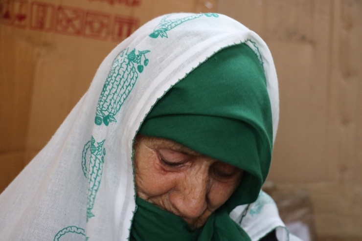 Yaşlılık Maaşı İle 10 Yılda Biriktirdiği 23 Bin Lirasını Çaldılar