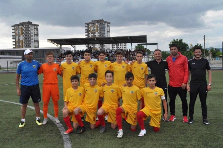 U13 Liginde Şampiyon Kayserispor