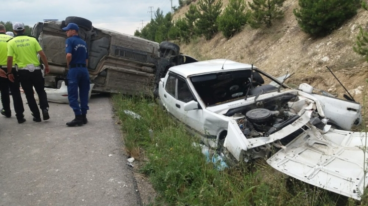 Uşak’ta Trafik Kazası: 1 Ölü, 3 Yaralı