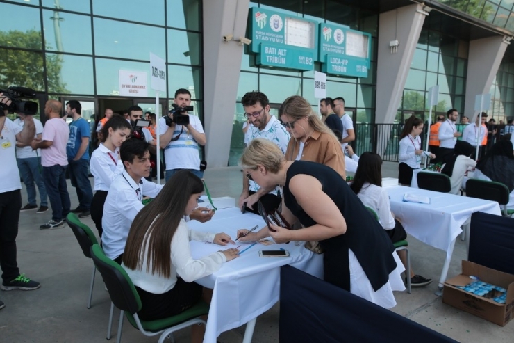 Bursaspor Başkanı Ali Ay İbra Edilmedi