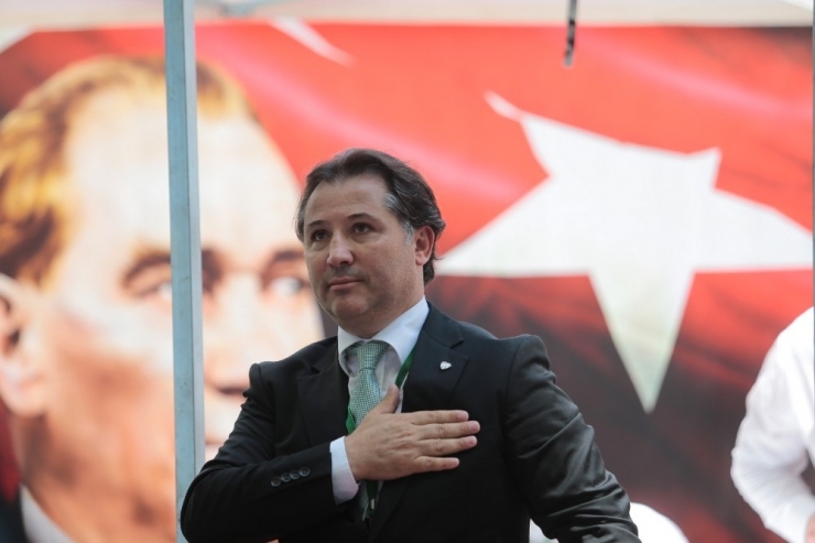 Mesut Mestan: "Taşın Altına Girdik Ama Daha Nefes Alamıyoruz, Hep Birlikte Çıkacağız"