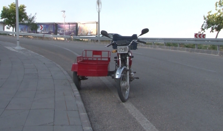 Elazığ’da Sepetli Motorsiklet Devrildi: 5 Yaralı