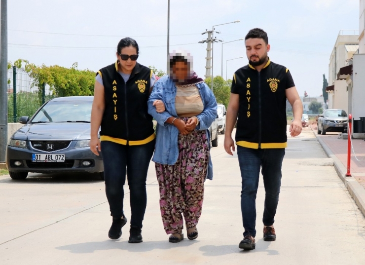 Pazarda Cep Telefonu Ve Cüzdan Çalan Kadın Yakalandı