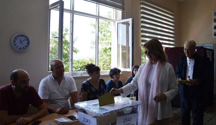 Eski Başbakan Tansu Çiller Oyunu Kullandı