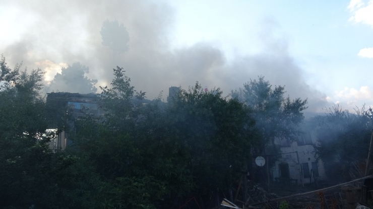 Isparta’da Ahşap Evler Cayır Cayır Yandı