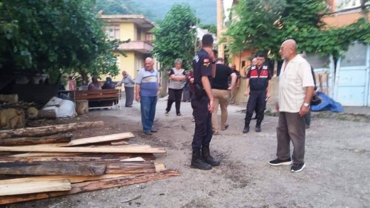 Cide’de Çıkan Yangında İki Ev Kullanılamaz Hale Geldi