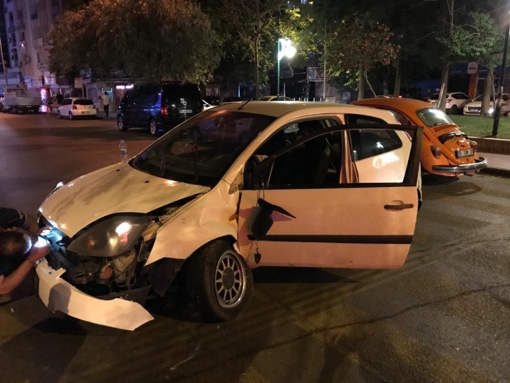 Kuşadası’nda Trafik Kazası: 1 Yaralı