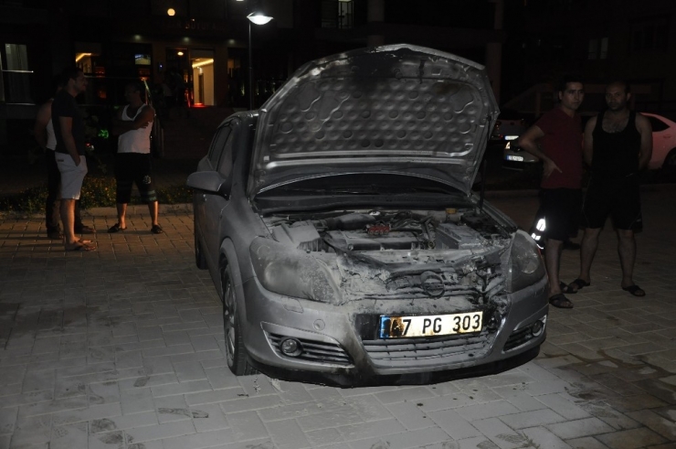 Polis Memurunun Otomobili Kundaklandı