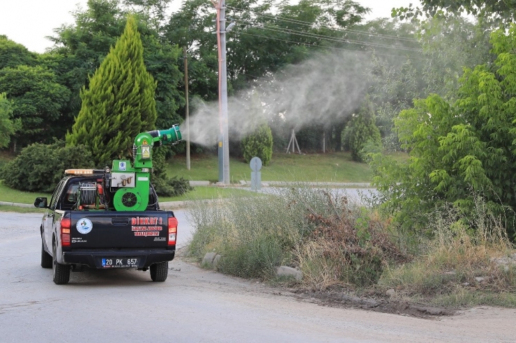 Pamukkale’de İlaçlama Çalışmaları Sürüyor