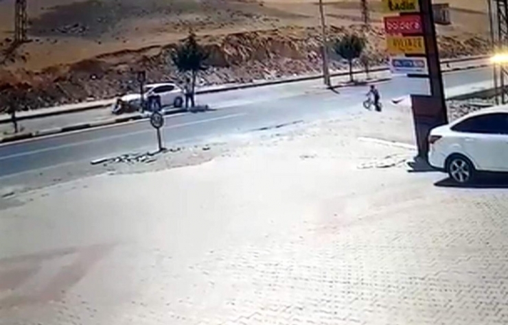 Otomobil Motosiklete Arkadan Çarpı: 2 Yaralı