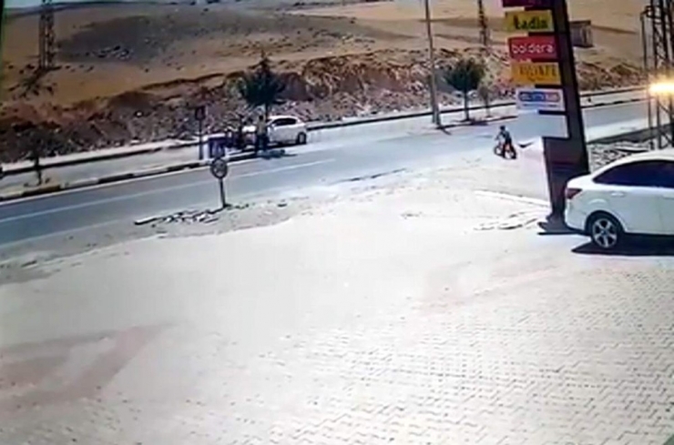 Otomobil Motosiklete Arkadan Çarpı: 2 Yaralı