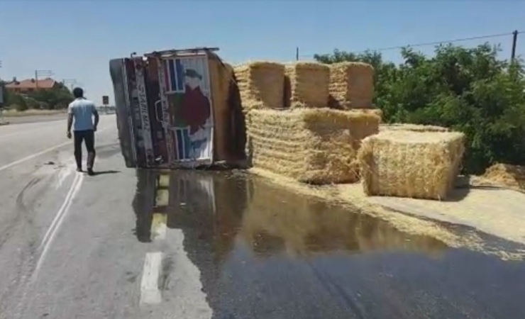 Tır İle Otomobil Çarpıştı, 4 Kişi Hayatını Kaybetti