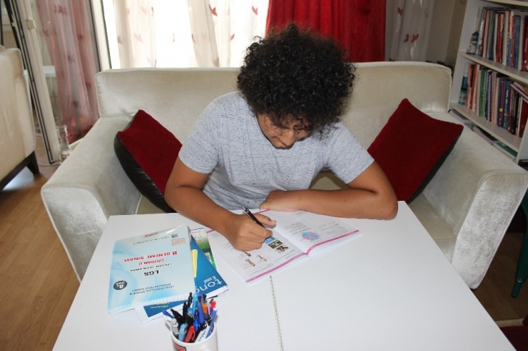 Lgs Birincilerinden Hamza: “Sınavı Başarmam Gereken En Büyük Hedef Gibi Gördüm”