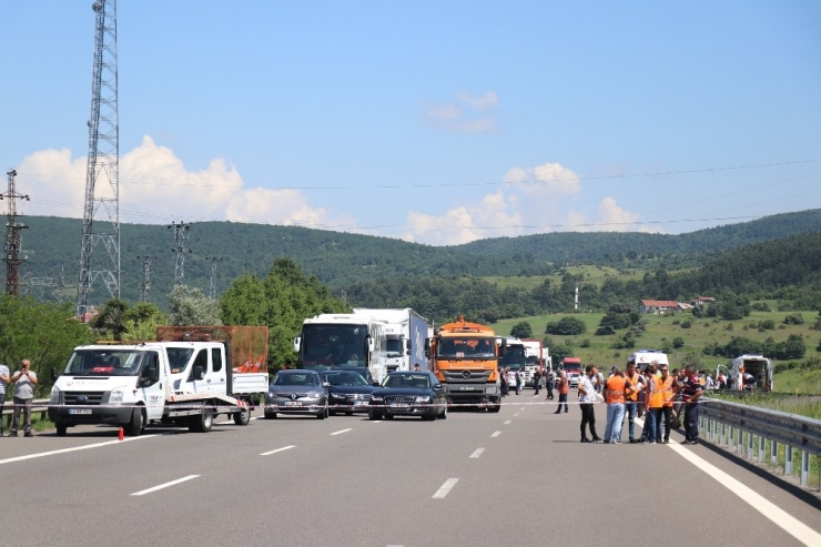 Tem Otoyolu 6 Saat Sonra Ulaşıma Açıldı