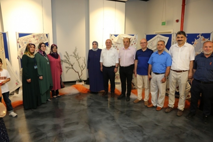 Başkan Bıyık, Bayan Kursiyerleri Yalnız Bırakmadı