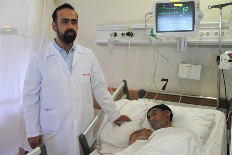 105 Yaşında Anjiyo Oldu, Hayata Yeniden Tutundu