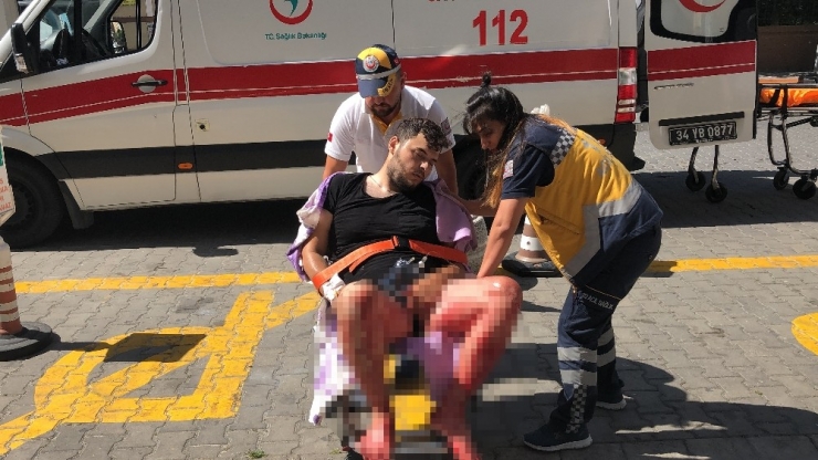 Misafirliğe Gittiği Evde Arkadaşını Bıçakladı