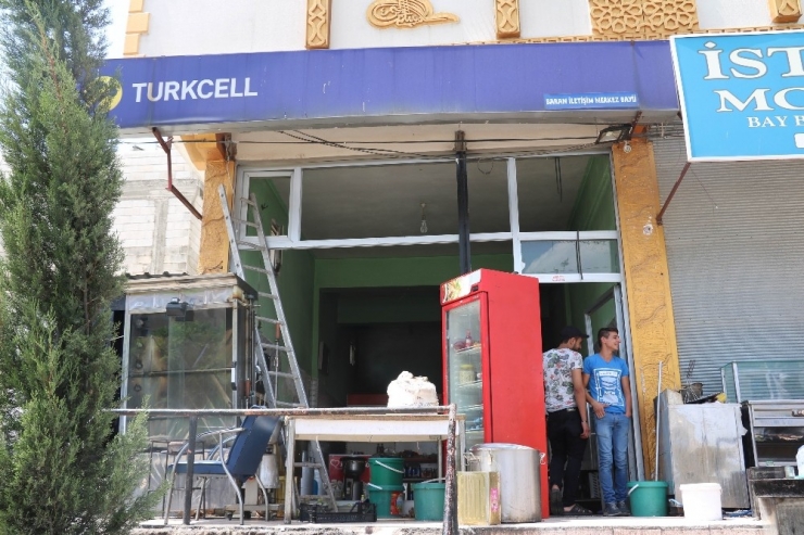 İş Yerindeki Patlama Güvenlik Kamerasında