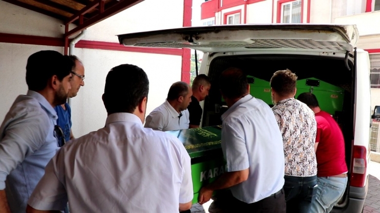 Apartmanı Saran Kötü Koku Yaşlı Adamın Öldüğünü Ortaya Çıkardı