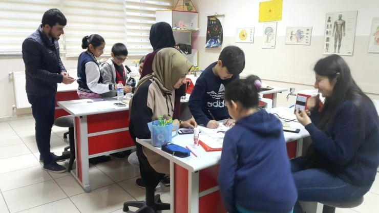 Üniversitede Sosyal Duyarlılık Projeleri Gerçekleştirildi