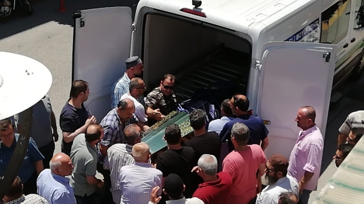 Lösemiye Yenik Düşen Genç Gözyaşları İçinde Toprağa Verildi