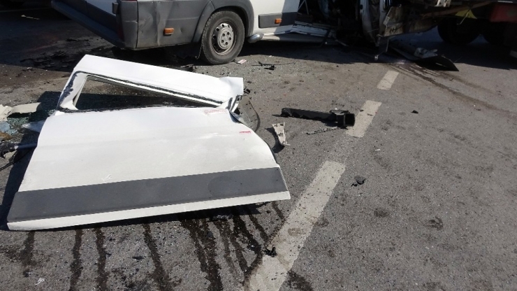 Kurnaköy Yolunda Feci Kaza: 1 Ağır Yaralı