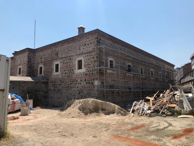 511 Yıllık Tarihi Taşhan’ın Restorasyonunda Son Rötuşlar