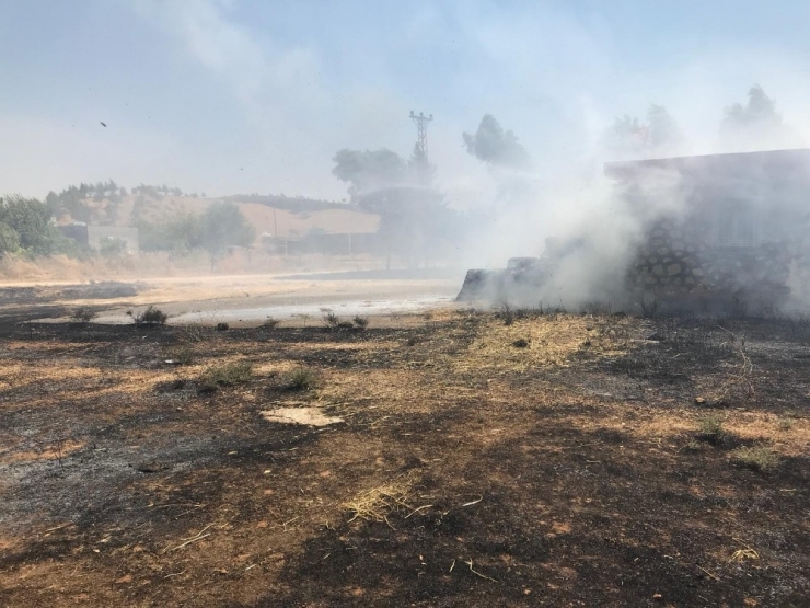 Köydeki Yangına İtfaiye Ve Toma’lar Müdahale Etti