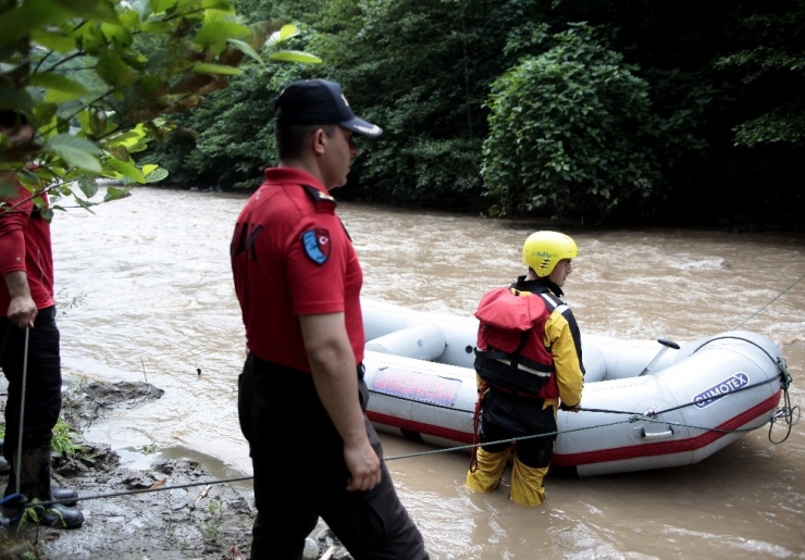 Selde Kaybolan 2 Kişinin Aramalarına Devam Ediliyor