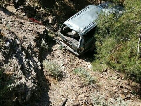 Uçuruma Yuvarlanan Otomobilden Sağ Çıktılar