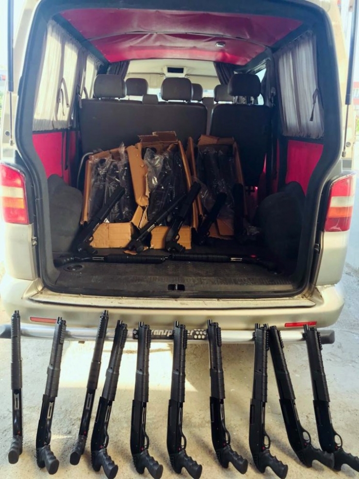 Antalya’da Kaçak Üretilmiş 54 Adet Tüfek Ele Geçirildi