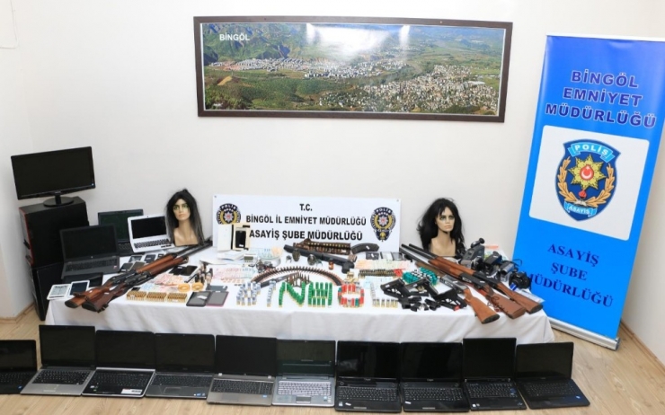 Gizli Kameralı, Bombalı Hamilelik Şantajı Yapan Fuhuş Çetesine Baskın: 31 Gözaltı