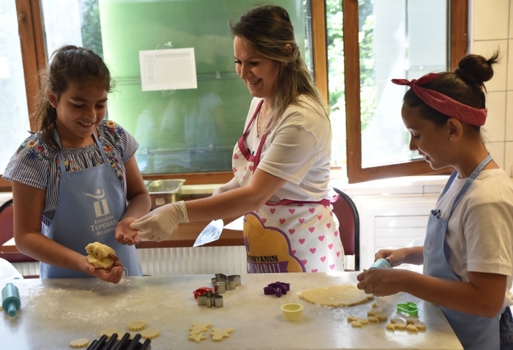 Çocuk Aşçılar Kolları Sıvayıp İşe Koyuldu