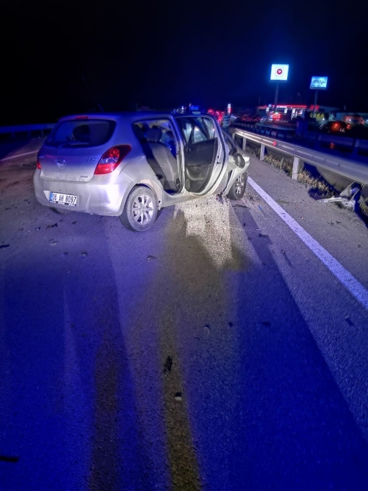 Otomobil Tır’a Çarptı: 2 Yaralı