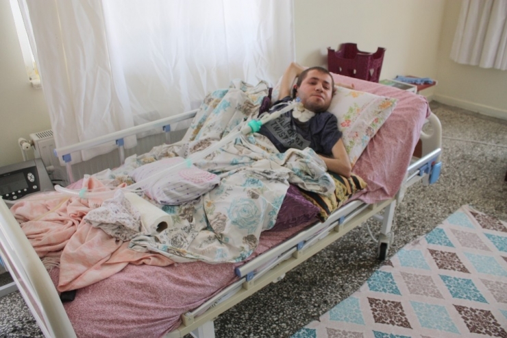 Yatağa Bağımlı Gençten Cumhurbaşkanı Erdoğan’dan Tedavi İsteği