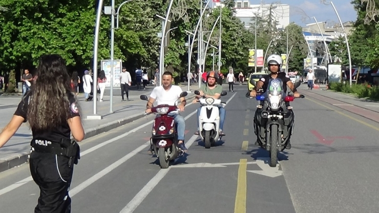Düzce’de Polis Kuş Uçurtmuyor